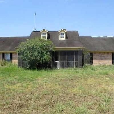 4739 Meadowlark Ln, Sealy, TX 77474