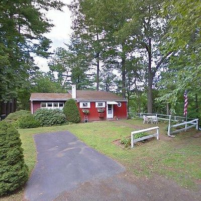 48 Hickory Rd, Guilford, CT 06437