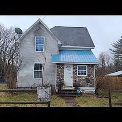 4947 S Poplar St, North Rose, NY 14516