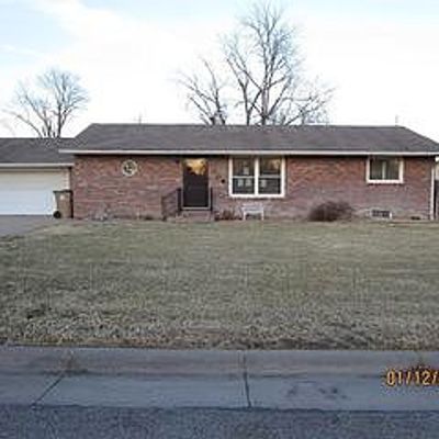 504 Columbia Dr, Hutchinson, KS 67502