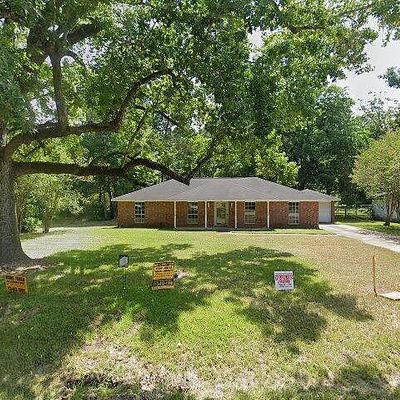 509 Bobcat Ln, Daisetta, TX 77533