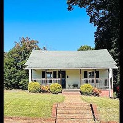 51 W Cross St, Marion, NC 28752