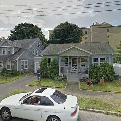 66 California St, West Haven, CT 06516