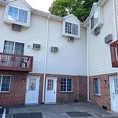 66 Wakelee Rd #8, Waterbury, CT 06705