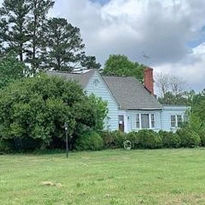 6611 Rolfe Hwy, Dendron, VA 23839