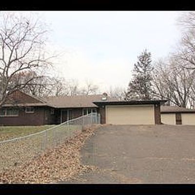 665 Viking Dr E, Saint Paul, MN 55117