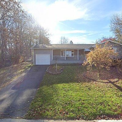 689 Pulaski St, Nanticoke, PA 18634