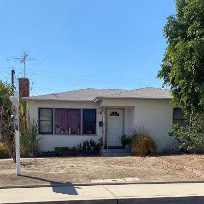 695 Mountain Ave, Pomona, CA 91767