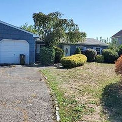 7 Austin St, Bellport, NY 11713