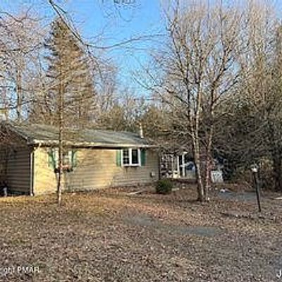 7 Holiday Dr, Albrightsville, PA 18210