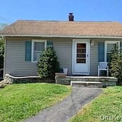 7 Peckham Rd, Poughkeepsie, NY 12603