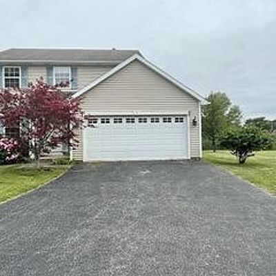 7 Spring Blossom Cir, Henrietta, NY 14467