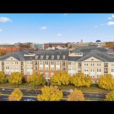 701 Fallsgrove Dr #201, Rockville, MD 20850