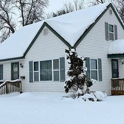 702 N Armstrong Ave, Litchfield, MN 55355