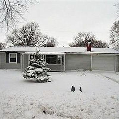 710 2 Nd St Ne, Dyersville, IA 52040