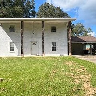 717 Dawes Dr, Denham Springs, LA 70726