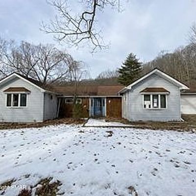 727 Queen Of Peace Rd, Harveys Lake, PA 18618