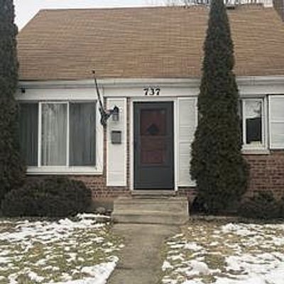 737 Bristol Ave, Westchester, IL 60154