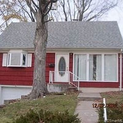 74 Wayland St, North Haven, CT 06473