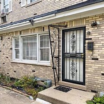 7443 S Coles Avenue #E, Chicago, IL 60649