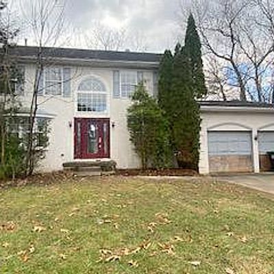 6 Clements Hand Ct, Sicklerville, NJ 08081