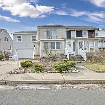 606 2 Nd St, Union Beach, NJ 07735