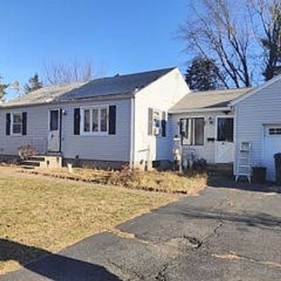 61 Suzanne St, Springfield, MA 01104