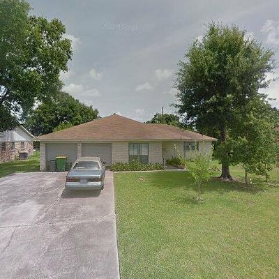 612 Inwood Dr, Baytown, TX 77521