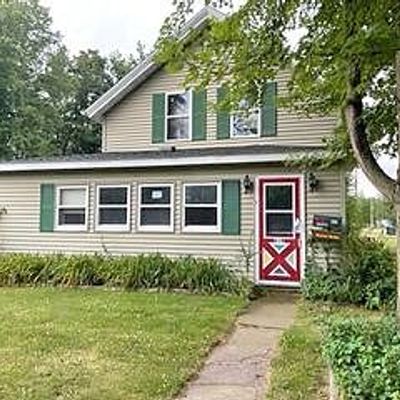 619 Berlin St, Waupaca, WI 54981