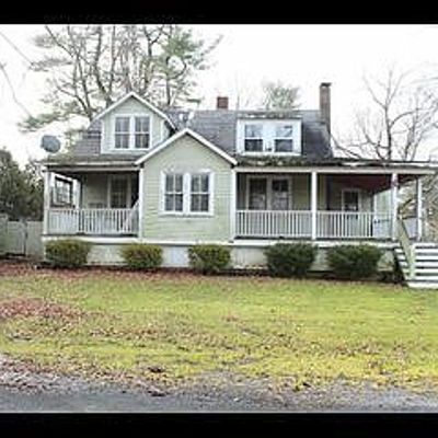 62 Pearl St, Guilford, CT 06437