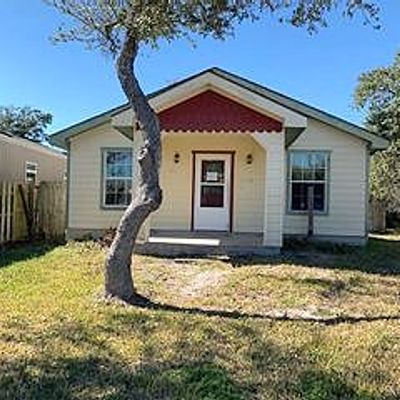 629 Oak Ave, Rockport, TX 78382