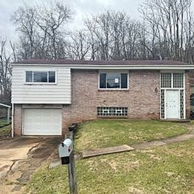 632 Millers Ln, Pittsburgh, PA 15239