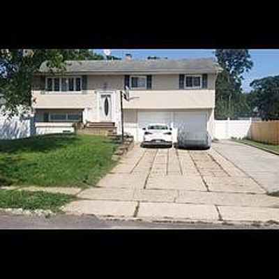 641 Argosy St, Islip Terrace, NY 11752