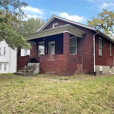 8247 Garfield Ave, Saint Louis, MO 63114