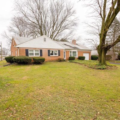 830 Robin Rd, Lancaster, PA 17601