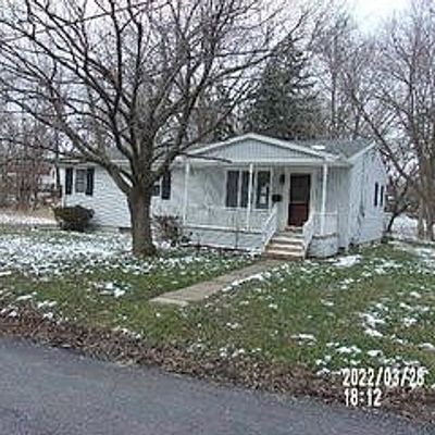 832 Bataan Ave, Dunkirk, NY 14048