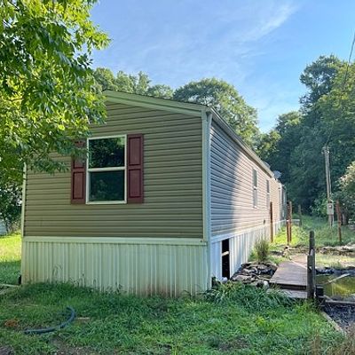 8321 Wadesville Rd, Mineral Wells, WV 26150