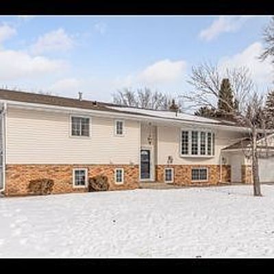 835 Gramsie Rd, Saint Paul, MN 55126