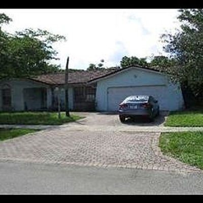 842 W Plantation Cir, Plantation, FL 33324