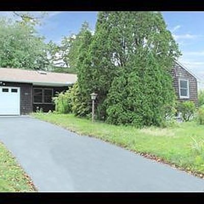 85 Brookshaven Rd, Groton, CT 06340