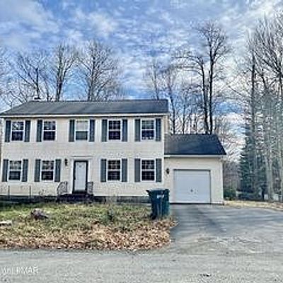 8512 Bumble Bee Way, Tobyhanna, PA 18466