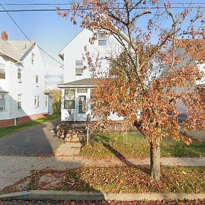 86 Grove St, Middletown, CT 06457