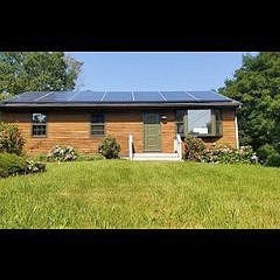 9 Carriage Dr, Clinton, CT 06413