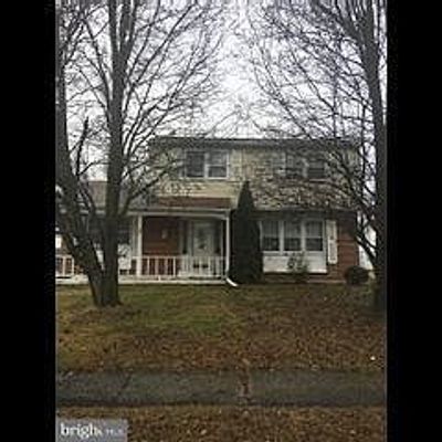 9 Guenever Dr, New Castle, DE 19720