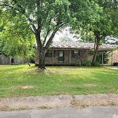 906 Jayson St, Searcy, AR 72143