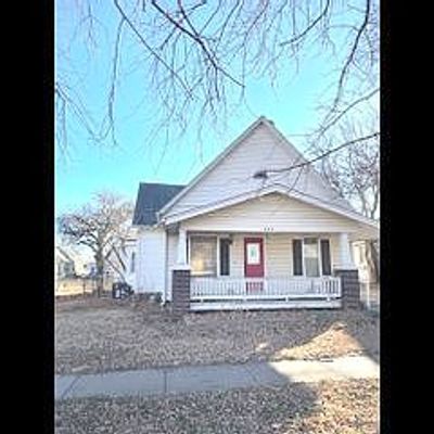 908 E Harvey Ave, Wellington, KS 67152