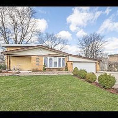 9132 Mulligan Ave, Oak Lawn, IL 60453