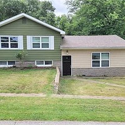 915 N 7 Th St, Elsberry, MO 63343