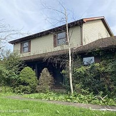 933 Line Rd, Jefferson Township, PA 18436