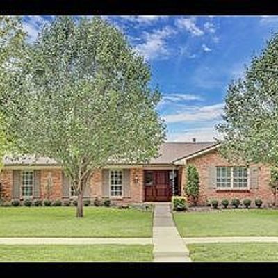 7726 Meadowglen Ln, Houston, TX 77063